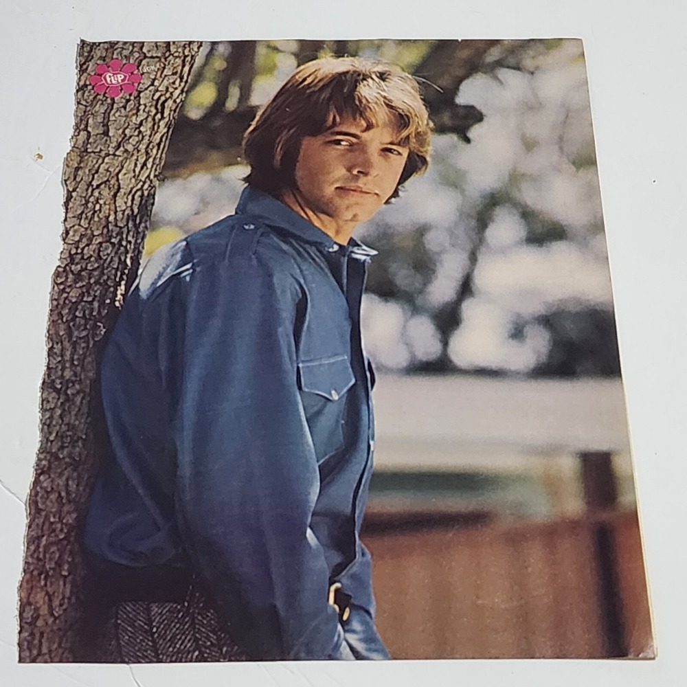 Rick Ely leaning against tree vintage magazine clipping poster February 1971